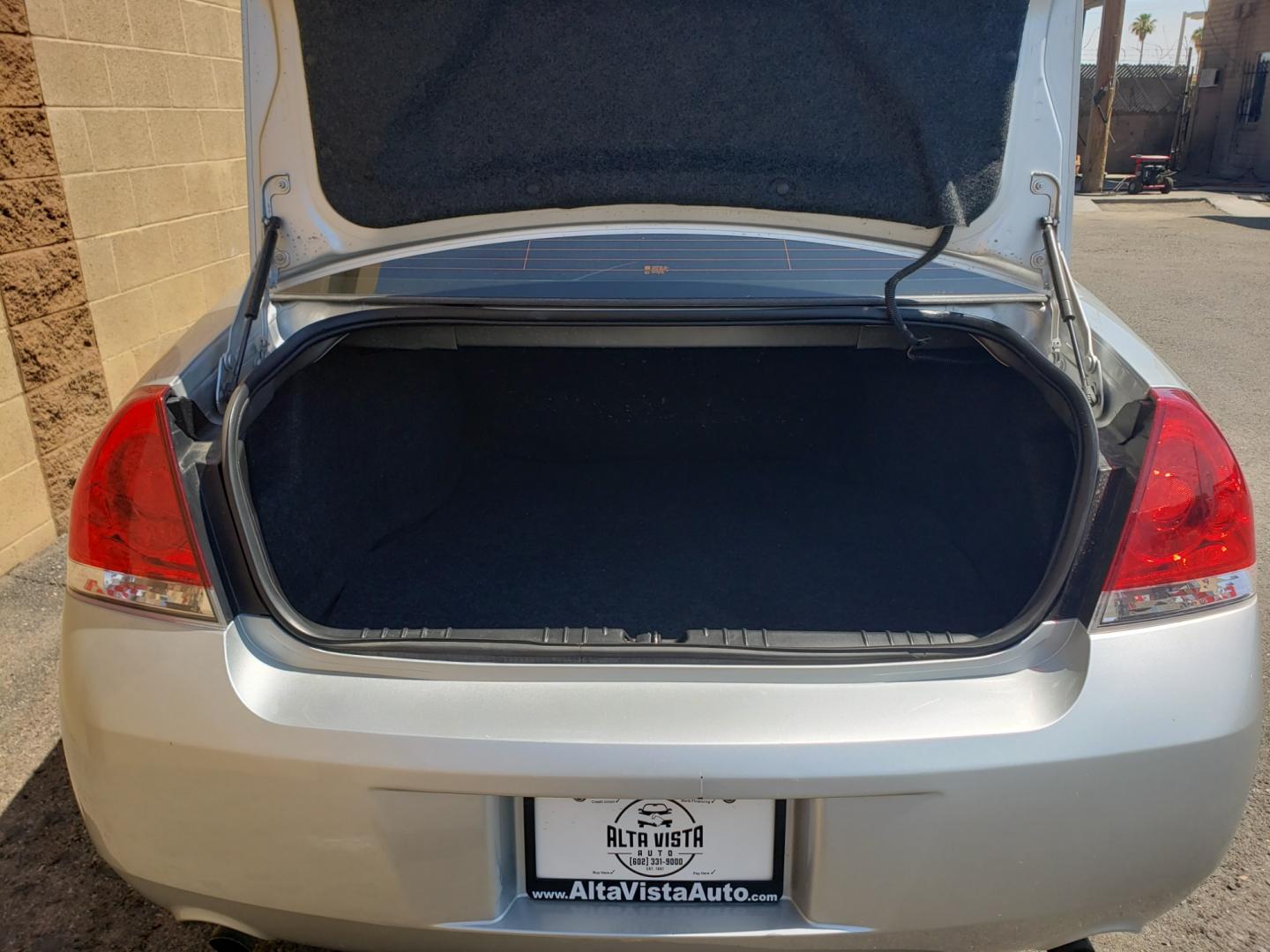 2013 silver /gray and black Chevrolet Impala LS (2G1WA5E32D1) with an 3.6L V6 DOHC 16V FFV engine, 6-Speed Automatic transmission, located at 323 E Dunlap Ave., Phoenix, AZ, 85020, (602) 331-9000, 33.567677, -112.069000 - 2013 Chevrolet Impala LS, EXCELLENT condition, A Real Must See!!.... No accidents, Power everything, Ice cold ac, Gray and Black interior with gary cloth seats in near perfect condition, power windows, power door locks, clean Arizona title, Runs and Drives Excellent. Very clean inside and out, Any q - Photo#16